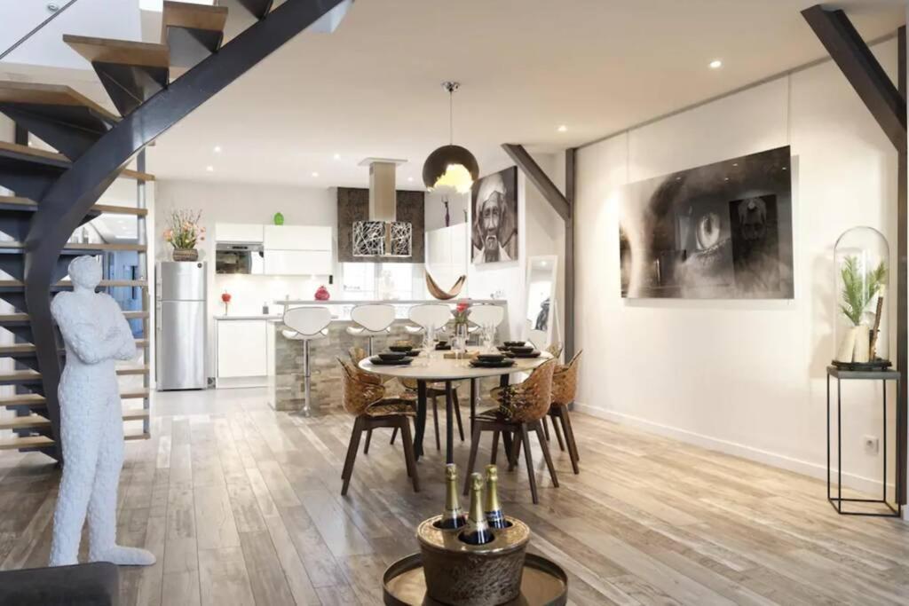 Reims Centre : Appartement Lumineux Et Atypique 46, Place D'Erlon Exteriér fotografie